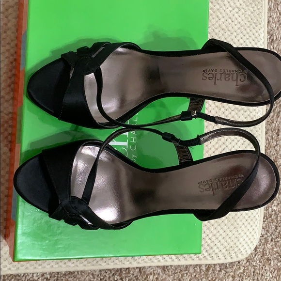 7 M 4” Charles David Strap black satin pumps - Picture 5 of 9